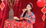 ‘Nữ ca sĩ tỷ phú’ Hà Phương cùng ‘người tình sân khấu’ xuống phố du Xuân, tiết lộ kế hoạch cho năm 2024