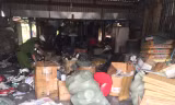 Khởi tố 2 bị can trong vụ phát hiện hàng lậu tại nhà thượng tá biên phòng