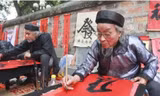 “Ông đồ” bám vỉa hè