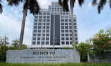 Bộ Nội vụ: Cán bộ, công chức nam đang nuôi con nhỏ thì chưa xem xét xử lý kỷ luật