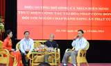 Các cá nhân điển hình chia sẻ kinh nghiệm hoàn lương. Ảnh: Tuấn Nguyễn