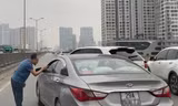 Bản tin 8H: Tài xế Porsche chặn đầu, nhổ nước bọt vào xe khác ở Hà Nội