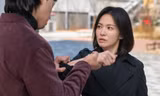 Song Hye Kyo phản hồi khi bị chê già