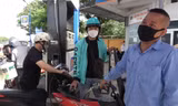 Giá xăng tăng cao kỷ lục, nhiều tài xế công nghệ bỏ việc vì không chịu nổi chi phí