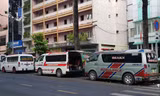 Xe cấp cứu chờ nhận bệnh nhân ở quận 5, TPHCM ảnh: Vân Sơn 