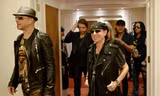 Ra đời năm 1965 tại Hanover (Đức), Scorpions sau “nửa thế kỷ” hoạt động và thành viên sáng lập Rudolf Schenker nay sắp vào tuổi 68 vẫn thể hiện phong độ trẻ trung, nhiệt huyết khi xuất hiện tại khách sạn ở Hà Nội.