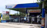 Ngày 11/2, cửa hàng xăng dầu ở phường 5, TP Sóc Trăng vẫn đóng cửa Ảnh: Xuân Lương