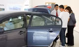 Người Việt mua hơn 300.000 ô tô trong năm 2016