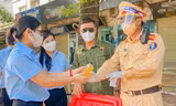 Tuổi trẻ Thủ đô tiếp sức chiến sĩ Công an chống dịch