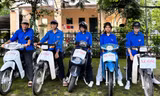 Xe ôm thanh niên Điện Biên, Sơn La đưa đón thí sinh thi tốt nghiệp THPT 2025