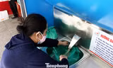 Người dân Đà Nẵng nhận hỗ trợ từ ATM gạo trí tuệ nhân tạo