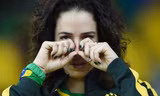 Nước mắt của một CĐV Brazil cũng là nước mắt của cả dân tộc sau thảm bại
