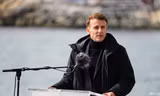 Tổng thống Pháp Emmanuel Macron phát biểu tại cuộc họp báo ở Nuuk, Greenland, ngày 15/6. (Ảnh: AP)