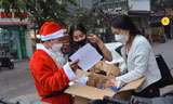 Nam sinh trải nghiệm một ngày làm 'ông già Noel'