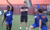 Vì sao Louis van Gaal ví M.U như 'đống đổ nát'? 