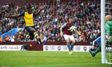 Arsenal hạ gục nhanh, tiêu diệt gọn Aston Villa ngay trong hiệp 1.