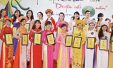 Các thí sinh lọt vào chung kết hội thi. Ảnh: Trung hiền