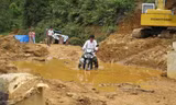 Bãi vàng là chốn các băng cướp dễ bề hoạt động, thanh toán lẫn nhau