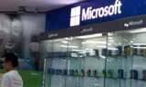Toàn bộ logo Nokia đã được thay bằng logo Microsoft. Ảnh: Mai Nguyên.