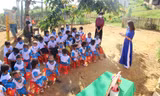 Cô trò điểm trường Tắc Pổ trong Lễ khai giảng năm học mới. ảnh P. T