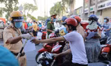 TPHCM yêu cầu kiểm soát người ra vào địa bàn do ca nhiễm COVID-19 tăng trở lại