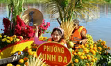 Hội đua thuyền trên sông Dinh