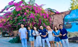 Giới trẻ thích thú check-in con đường hoa giấy rực rỡ ở Nha Trang