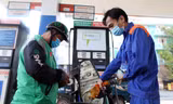 Giá xăng dầu dự báo giảm vào ngày mai (24/7).