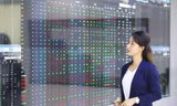 Cổ phiếu 'vua' kéo thị trường vượt 1.275 điểm