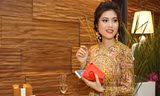 Thu Hằng bí ẩn với váy họa tiết nhà thờ của D&G