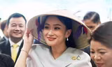 Thời trang ấn tượng của nữ Thủ tướng Thái Lan trong chuyến thăm Việt Nam