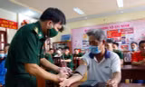 Tàu cá cháy trên biển, 13 ngư dân thoát chết nhờ phao cứu sinh và thuyền thúng