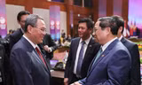 Thủ tướng Phạm Minh Chính gặp Thủ tướng Trung Quốc Lý Cường 