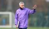 HLV Jose Mourinho không hài lòng với đội hình hiện tại của Tottenham.