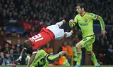 Pha ăn vạ lộ liễu của Ashley Young.