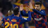 Các ngôi sao Barcelona đồng ý giảm lương trong mùa dịch Covid-19.