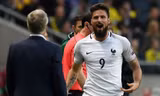 Giroud khó có cửa ở lại Arsenal.
