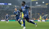 Tài năng trẻ Bukayo Saka tỏa sáng với cú đúp bàn thắng vào lưới Norwich