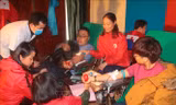 Đoàn viên, thanh niên tham gia hiến máu cứu người .Ảnh: Chu Hiệu