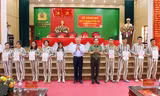 Phó Thủ tướng Nguyễn Hòa Bình trao giấy chứng nhận đặc xá cho phạm nhân tại Ninh Bình