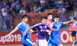 Thầy Park “mừng thầm” trước phong độ cao của Quang Hải Ảnh: VSI