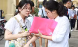 Kỳ thi tuyển sinh vào trường chuyên hàng năm đều căng thẳng và thu hút lượng lớn học sinh dự thi