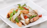 Cua xào nấm mèo.