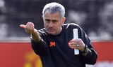 Mourinho không cho M.U nghỉ ngơi dịp Giáng Sinh