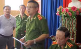 Thiếu tướng Hồ Sỹ Tiến tại buổi họp báo vụ thảm án ở Bình Phước.