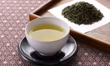 Cả hai loại trà xanh và trà đen đều chứa catechin - chất giúp các mạch máu thư giãn và bảo vệ trái tim - Ảnh: Shutterstock 