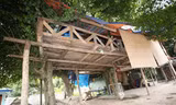 “Tư gia” của Giang cách mặt đất gần 3m.