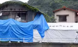 Xương và thi thể phân hủy của năm em bé xấu số được tìm thấy trong tủ và túi nilon ở nhà Emi. Ảnh: AAP.