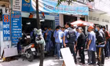 Sinh viên xếp hàng ăn cơm từ thiện 2.000 đồng là 'không có lòng tự trọng'