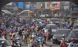 Giao thông ùn tắc vì rào chắn xây nhà ga ở Hà Nội